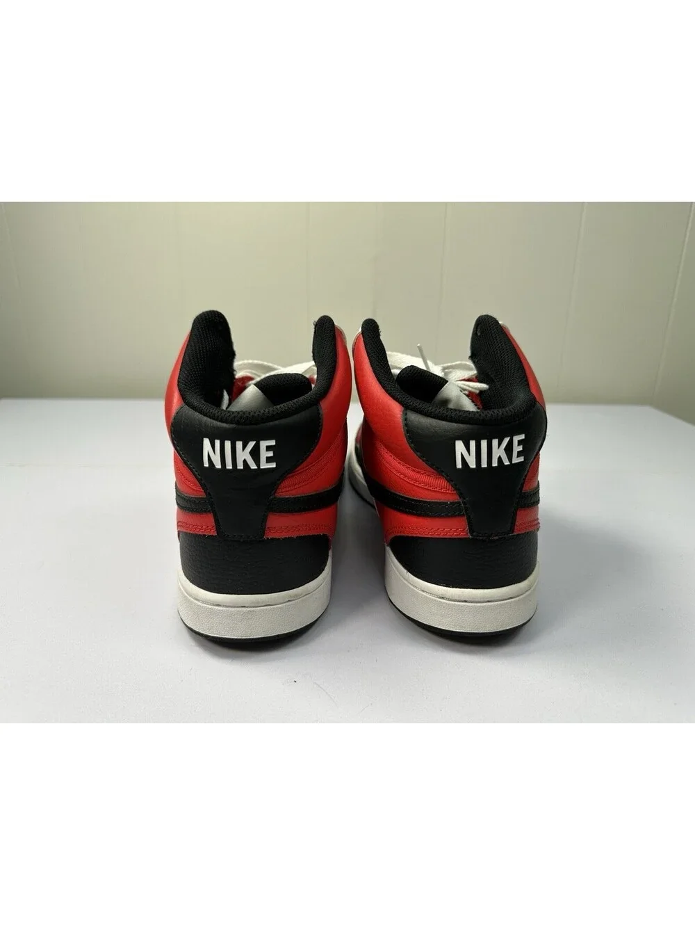 Nike Court Vision Mid DM1186-600 Men’s Size 9.5 White Black Red High Top Shoes